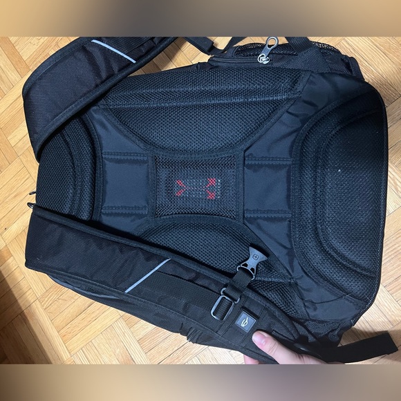 Backpack - Picture 4 of 4